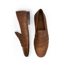 Our Tess men's shoe is a medium length vamp woven loafer handcrafted in fine Italian calfskin leather. This stylish slip-on elevates both casual and dress attire. Sleek, comfortable and with maximum flexibility, the Tess features Zelli's Blake Canalino Stitch construction, which allows for a lightweight and durable shoe that will serve you well for years to come. Handwoven Italian Loafer Napa Lining Full Poron Insole Leather Sueded Flex Outsole Handmade in Italy About Zelli ItaliaEnduring style Luxury Brown Men's Shoes With Textured Sole, Luxury Italian Craftsmanship Loafers, Luxury Italian Craftsmanship Loafers For Semi-formal Occasions, Woven Loafers, Leather Loafers For Men, Luxury Brown Men's Loafers, Italian Loafers, Luxury Brown Masculine Loafers, Exotic Shoes