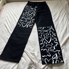 Black Jeans Size Xs Nwot Paint On Black Jeans, Tie Dye Pants Patterns, Painted On Pants, Things To Draw On Pants, Painting On Black Jeans, Black Jeans Painting Ideas, Custom Pants Paint, Painted Black Jeans, Things To Paint On Jeans