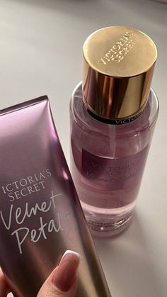 Petals Aesthetic, Dr Belongings, Victoria's Secret Aesthetic, Highest Version, Body Splash, Victoria Secret Perfume, Perfume Scents