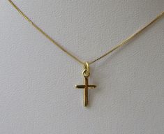 Catholic Cross Necklace, Cross Jewelry Necklace, Latest Jewellery Trends, Gold Chains For Men, Gold Cross Necklace, Gold Cross Pendant, Gold Chain Jewelry, Jewelry Lookbook, Original Jewelry