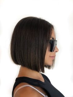 Dark Bob, Haircut Bob, Pixie Haircut Fine Hair, Bob Hairstyles For Thick, Classic Bob, Easy Hairstyles For Medium Hair, Bob Hairstyles For Fine Hair, Shoulder Length Hair Cuts, Short Hair Balayage