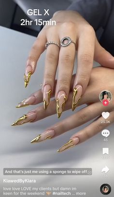 Holiday Baddie Nails, Egyptian Inspired Nails, Gold Snake Nails, Nails With Golden Details, Gold Stilletos Nails, Golden Acrylic Nails, Gold Nails Inspiration, Nails Gold Design, Elegant Stiletto Nails