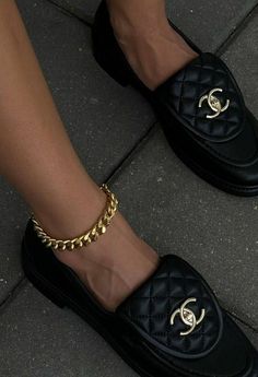 Loafers Aesthetic, Cork Accessories, Street Fits, Shopping Chanel, Shoe Inspo, Foto Ideas Instagram, 가을 패션