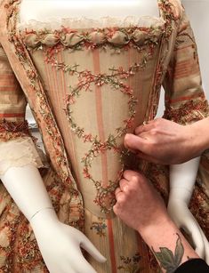 Baroque Dress 17th Century, Rococo Style Ball Gown With Historical Design, Luxury Rococo Gown With Historical Design, 18th Century Stomacher, Historical Rococo Dress With Baroque Design, Zone Front Gown 18th Century, Late 18th Century Fashion, 18th Century Dresses