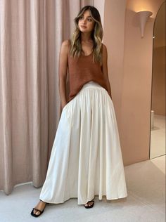 White Floaty Skirt Outfit, Angelic Essence, Capsule 2023, Classic Summer Outfits, Brie Leon, Skirt Outfit Summer, Big Skirts, Bubble Ring