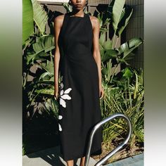 Beyond Stunning! Retails $139 Plus Tax And Shipping. Completely Sold Out On Zara Long Dress Made With A Blend Of Cotton And 13% Linen. Halter Neck And Wide Straps That Cross At Back. Front Pockets. Contrasting Embroidery At Sides With Beading Appliqu. A-Line Silhouette. Hidden In-Seam Zip Closure. Zara Luxury Midi Dress For Daywear, Chic Fitted Embroidered Maxi Dress, Chic Embroidered Fitted Maxi Dress, Fitted Embroidered Midi Dress By Zara, Chic Zara Dress With Floral Embroidery, Elegant Zara Dress With Floral Embroidery, Elegant Embroidered Zara Midi Dress, Fitted Zara Dress With Floral Embroidery, Zara Chic Floral Embroidered Dress