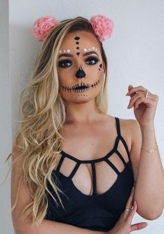 Disfraces Sugar Skull Halloween Costume Diy, Catrina Half Face Makeup, Girl Skull Makeup, Easy Skull Makeup Simple, Catrina Makeup Easy, Skull Costume Women, Easy Catrina Makeup, Skull Mask Art, Simple Catrina Makeup