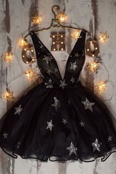 Cute V Neck Black Tulle Short Prom Dresses with Stars, V Neck Black Homecoming Dresses, Black Formal Dresses Hoco Outfits, Homecoming 2024, Black Sequin Shorts, Prom Dress Black, Mini Dress Hot, Cheap Party, Black Homecoming Dress, Mini Homecoming Dresses, Short Homecoming Dress