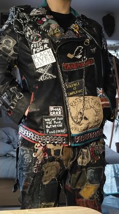 Punk Custom Jacket, Horror Inspired Fashion, Cute Battle Jacket, Goth Jean Jacket Outfit, Techno Punk Fashion, Folk Punk Jacket, Anarcho Punk Fashion, Battle Jacket Inspiration