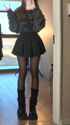 Black Skirt Outfit Winter Tights, Black Long Sleeve Under Dress, Pink Vintage Skirt Outfit, Dramatic Clothing Style, Soft Black Outfit, Cute Black Skirt Outfits, Sleep Clothes Aesthetic, Cute Dark Outfits, Elegant Grunge Outfits