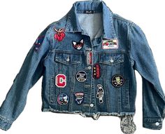 Casual Spring Outerwear With Patches, Casual Outerwear With Patches For Fall, Casual Denim Jacket With Patches For Spring, Casual Fall Outerwear With Patches, Trendy Denim Jacket With Patches, Trendy Blue Outerwear With Patches, Trendy Denim Outerwear With Patches, Casual Blue Outerwear With Patches, Trendy Winter Denim Jacket With Patches