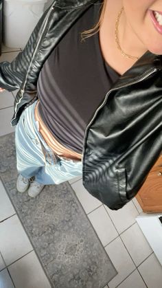 #outfit #jessiemurph #leather #aesthetic #baggyjeans Leather Aesthetic, Baggy Jeans, Concert Outfit, Leather Jacket, Concert, Leather