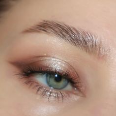 Brown Eye Makeup Looks, Eyeshadow Lips, Brow Glue, Eye Makeup Eyeshadow, Light Makeup Looks, Brow Pen