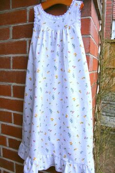 Nightgown Pattern, Girls Nightgown, Love Sewing, Easy Sewing Projects, Sewing Projects For Beginners, Sewing For Beginners, Sewing For Kids, Sewing Patterns Free