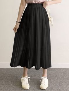 Black Casual Collar  Fabric Plain Pleated Embellished Non-Stretch  Women Clothing Japanese Pleated Skirt, Style A Long Black Skirt, Grunge Skirts, Japanese Winter Fashion, Black Maxi Skirt Outfit, Maxi Skirt Outfit Summer, Black Long Skirt, Long Black Skirt, Skirt Outfit Summer