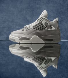 jordan 4s frozen moments grey/silver
thesenew jordan 4 shoes give you outfit inspo for you streatwear outfit 
drippy aesthtic retro 4 Jordan 4 Fits, Hot Halloween, Nike Shoes Air Force, Pretty Bike, Jordan 4s, Buy Jordans, Cheap Jordans, Iron Ore