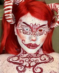 Creepy Christmas Makeup, Christmas Horror Makeup, Christmas Clown Makeup, Scary Christmas Makeup, Red Hair Halloween Costumes Ideas, Christmas Clown, Xmas Makeup, Creative Halloween Makeup, Gore Makeup