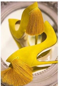 Im not sure why I need a yellow shoe...but I know I do Barefoot Sandal, Colour Blocking, Yellow Shoes, Carrie Bradshaw, Yellow Fashion