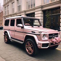 Mercedes Benz G Wagons Classic: Classic Charm Luxury Car For Women, Dream Car Collection, Luxury Vehicles Women, Pink G Class Mercedes, Nice Suvs For Women, Pink G Wagon Mercedes Benz, Pink Porsche Cayenne, Luxury Cars For Women Classy, Woman Driving Car Luxury