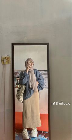 Ootd Poses, Muslim Outfits Casual, Hijab Style Casual, Style Hijab, Style Korea