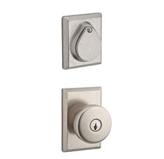 an image of a door handle and knob