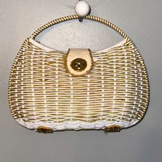 Lined With A Little Birdie Told Me Pattern Interior Slip Pocket Latch Clasp Plastic Wicker In White And Gold There Is Significant Wear On The Gold Fabric On The Latch And Bottom Accents. This Is Can Be Completely Removed To Leave An Ivory Base. No Other Flaws. Interior In Pristine Condition. Truly A Statement Piece. Pattern Interior, Purse White, Gold Fabric, Handbag Purse, Lilly Pulitzer, To Leave, Gold Color, Bag Lady, Purse