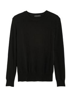 Super soft, undeniably luxe, this amazing cashmere sweater is cut in a classic crew-neck silhouette.  Crew neck.  Long sleeves.  Straight hem.  Semi-fitted.  Long sleeves.  Hits at the hip.  Body length (size S): Petite 22. 75", Regular 24" Sleeve length: Petite 29", Regular 30. 5"Sleeve length: Regular 30. 5" Model: Size XS, 5'10" (178cm). Crew Neck Sweater Outfit, Sasha Blouse, Black Cashmere Sweater, Black V Neck Sweater, Black Crewneck, Clothes Collection, The Gap, Fall Wardrobe, Cashmere Sweater