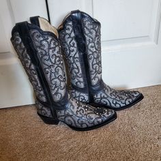 Leather With Glitter Inlay Cowgirl Boots. Brand New, Never Worn. Leather Soles. Silver Fitted Snip Toe Boots, Western Glitter Boots With Round Toe, Black Glitter Accented Round Toe Boots, Black Boots With Silver Accents And Round Toe, Silver Western Boots With Snip Toe, Fitted Black Boots With Silver Studs, Silver Glitter Boots With Round Toe, Black Sparkling Round Toe Boots, Silver Bling Boots With Round Toe