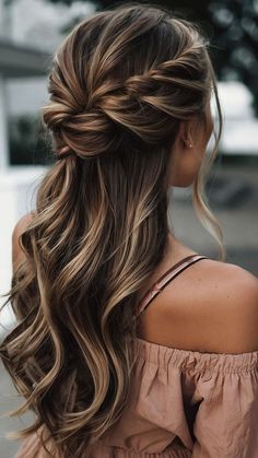 Junior Bridesmaid Hair, Bridesmaid Hair Inspo, Bridemaids Hairstyles, Bridal Hair Down, Rambut Brunette, Bridesmaid Hair Long, Bridesmaid Hair Makeup, Wedding Hair Inspiration, Penteado Cabelo Curto