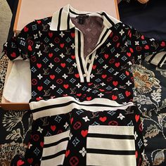 Authentic 2022 Lv Collection Only Worn Once It Is A Xs But Is Very Stretchy I Weigh 174 If That Helps Louis Vuitton Dresses, Lv Dress, Wearing Dress, Louis Vuitton, Womens Dresses, Dresses, Black, Color