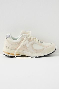 New Balance 2002r Sneakers New Balance 2002r, Grey Beige, Low Boots, Running Fashion, Suede Sneakers, Sneaker Shopping, Shoe Game, Boho Clothing, Sneakers White