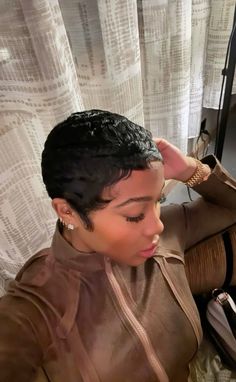 Side Profile Selfie, Profile Selfie, Aestethic Photo, Short Relaxed Hairstyles, Short Hair Cut, Haircut Inspo, Jayda Wayda, Short Hair Images