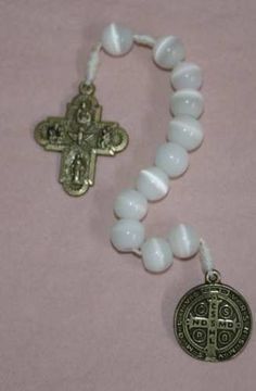 Cat Eye Jewelry, Protestant Prayer Beads, Chaplet Rosary, Jewerly Beads, Religious Images, Rosary Bracelet, Jewelry Making Necklace, Rosary Catholic