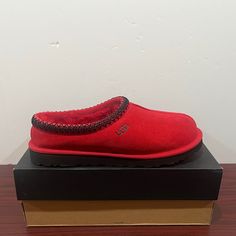 Brand - Ugg Slipper Model - Tasman Style Code - 5950 Color - Red & Black Condition- Brand New Gender - Men Samba Red Sizes Available; Men 11 Uggs Men, Ugg Slipper, Shoes Ugg, Ugg Slippers, Mens Uggs, Ugg Shoes, Flip Flop Sandals, Red Color, Flip Flops