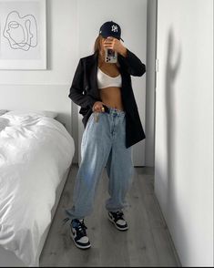 Denim Travel Outfit, Summer 90s Fashion, Jennifer Chong Outfits, Gardening Hairstyles, Hairstyles Dinner, Jennifer Chong, Tiktok Nails, Look Hip Hop, Hairstyles Tiktok