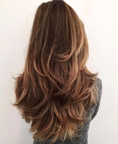 Veja os cortes de cabelos mais populares de 2017 | We Fashion Trends Brunette Ombre, Long Shag Haircut, Layered Hairstyles, Haircut Styles, Wavy Hairstyles, Short Hairstyle