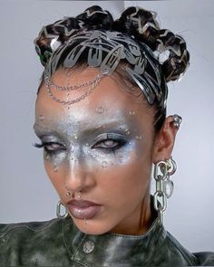 Moon Goddess Costume Makeup, White Mermaid Makeup, Otherworldly Makeup, Space Fairy, Cyberpunk Makeup, Futuristic Makeup, Alien Makeup, Goddess Makeup, Funky Makeup