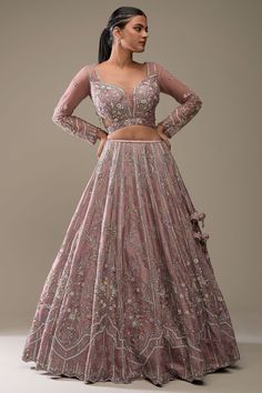 Mauve Lehenga, Golden Bridal Lehenga, Silk Bridal Lehenga, Blouse Inspiration, Bridal Lehenga Online, Beautiful Bridal Dresses, Fashion Show Dresses, Bridal Party Outfit, Lehenga Designs Simple