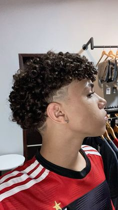 Hairstyle For Curls, Short Permed Hair Men, Burst Fade Curly Hair, Men Curly Haircut, Curly Hair Black Men, Curls Men, Perm Hair Men, Curly Hairstyles Men, Curly Taper Fade