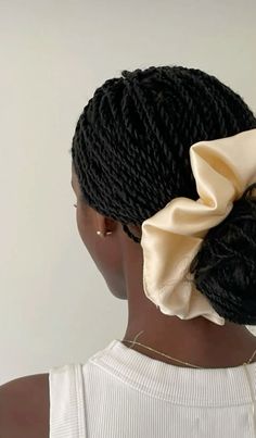 Feminine Hair Accessories, Scrunchies On Braids, Big Scrunchies Hairstyles, Big Scrunchies, Scrunchies Aesthetic, Box Braids Bun, Best Haircuts For Women, Braided Crown Hairstyles, Faceless Instagram