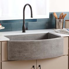 Native Trails Farmhouse Quartet 33" NativeStone Concrete Farmhouse Sink Concrete Farmhouse Sink, Concrete Kitchen Sink, Concrete Farmhouse, Farm Style Kitchen, Apron Kitchen Sink, Curved Kitchen, Apron Front Kitchen Sink, Fireclay Farmhouse Sink, Kitchen Ornaments