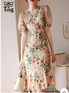 Girls Dress Outfits, Chic Maxi Dresses, Dress Modest, Women Dresses Classy, Beautiful Maxi Dresses, Dress Design Patterns, Frock Design, Gowns Of Elegance