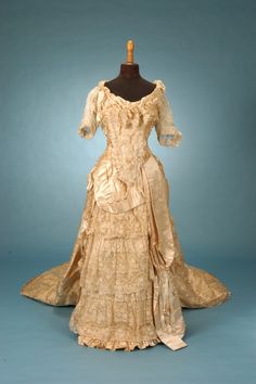 English Court Presentation/Wedding Gown c. 1882-84, Trousseau - Fine Antique Fashion 1890s Ballgown, 1870s Wedding Gown, 1880 Evening Gown, Historical Cotton Victorian Wedding Dress, 1890s Worth Gown, Court Attire, English Dress, Victorian Era Dresses, Evening Dress Fashion