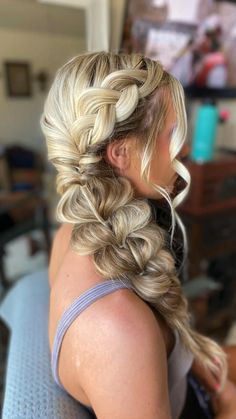 Low Side Ponytail, Braided Homecoming Hairstyles, Homecoming Hair Ideas, Cute Prom Hairstyles, Pageant Hair, Side Braid Hairstyles, Side Ponytail, Hoco Hairstyles, Side Hairstyles