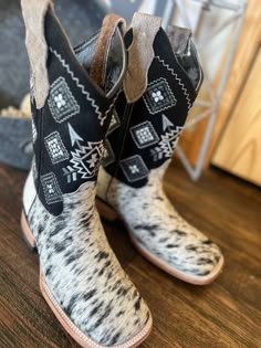 * Genuine hide * Cowhide varies for every pair. Please message us to see what's available in your size * These run a little on the small side Western Brown Calf Hair Boots, Black Western Boots, Cute Cowgirl Boots, Short Cowboy Boots, Custom Cowboy Boots, Rodeo Boots, Boots Outfit Men, Cowgirl Accessories, Cute Cowgirl