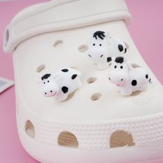 Adorable Cow Animals Shoe Charms ✿This shoe charm is made of resin material. Each shoe decoration is carefully made of high-quality materials, and the shoe decoration buttons are tightly fixed to the bottom, ensuring safety and durability and not easy to fall off and deform. You can DIY your crocs through our shoe accessories, making your shoes unique and showing off their unique charm. ✿The shoe accessories in our store are available in different colors and combinations. These cute shoe accessories can make your shoes more interesting and unique. At the same time, these are also perfect gifts for girls, girlfriends, family members, and classmates. 💌Tips: These are just charm sets without shoes. You need to attach them to your shoes yourself.  As the product may be damaged during transpor Kawaii Cow, 3d Animals, Animal Shoes, Shoe Decoration, Shoes Unique, Accessories Making, Diy Charm, Kids Funny, Decorated Shoes