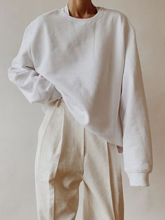 Minimal Stil, White Linen Trousers, Minimalist Moda, Outfits Primavera, French Girl Style, French Girls, Soft Grunge, Linen Trousers, 가을 패션