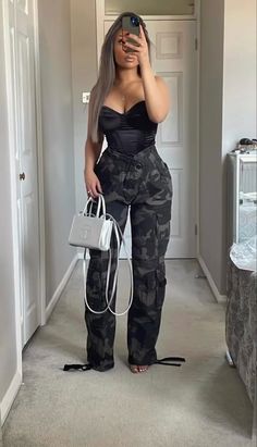 Atl Going Out Outfits, Helicopter Date Outfit, Vegas Fits Casual, Cocktail Outfits For Women Classy Casual, Black Women Casual Outfits Street Style, Baddie Concert Outfit Ideas, R&b Concert Outfit Ideas Black Women, Yg Concert Outfit, Baddie Concert Outfits Summer