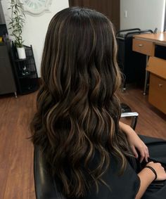 This gorgeous blonde really makes her natural color just pop! It gives it the perfect amount of dimension! #hairstyles #haircolor #balayage Balayage Without Bleaching, Brownie Batter Brunette, Brownie Batter Hair, Brownie Batter Hair Color, Dark Hair Highlights, Brown Hair Inspiration, Highlight Ideas, Hair Change