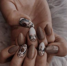 Almond Boho Nails, Nail Inspo Boho, Woodsy Nails, Acotar Nails Designs, Western Almond Nails, Summer Boho Nails, Mexican Nails Designs Mexico, Colorado Nails, Mexican Inspired Nails Mexico